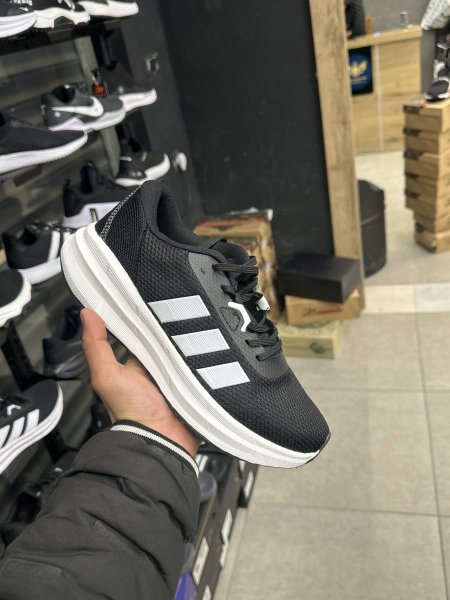 بوت adidas